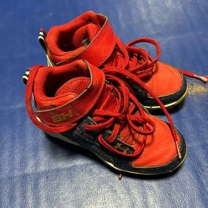 Little boys size 11k UUnder Armour baseball cleats
